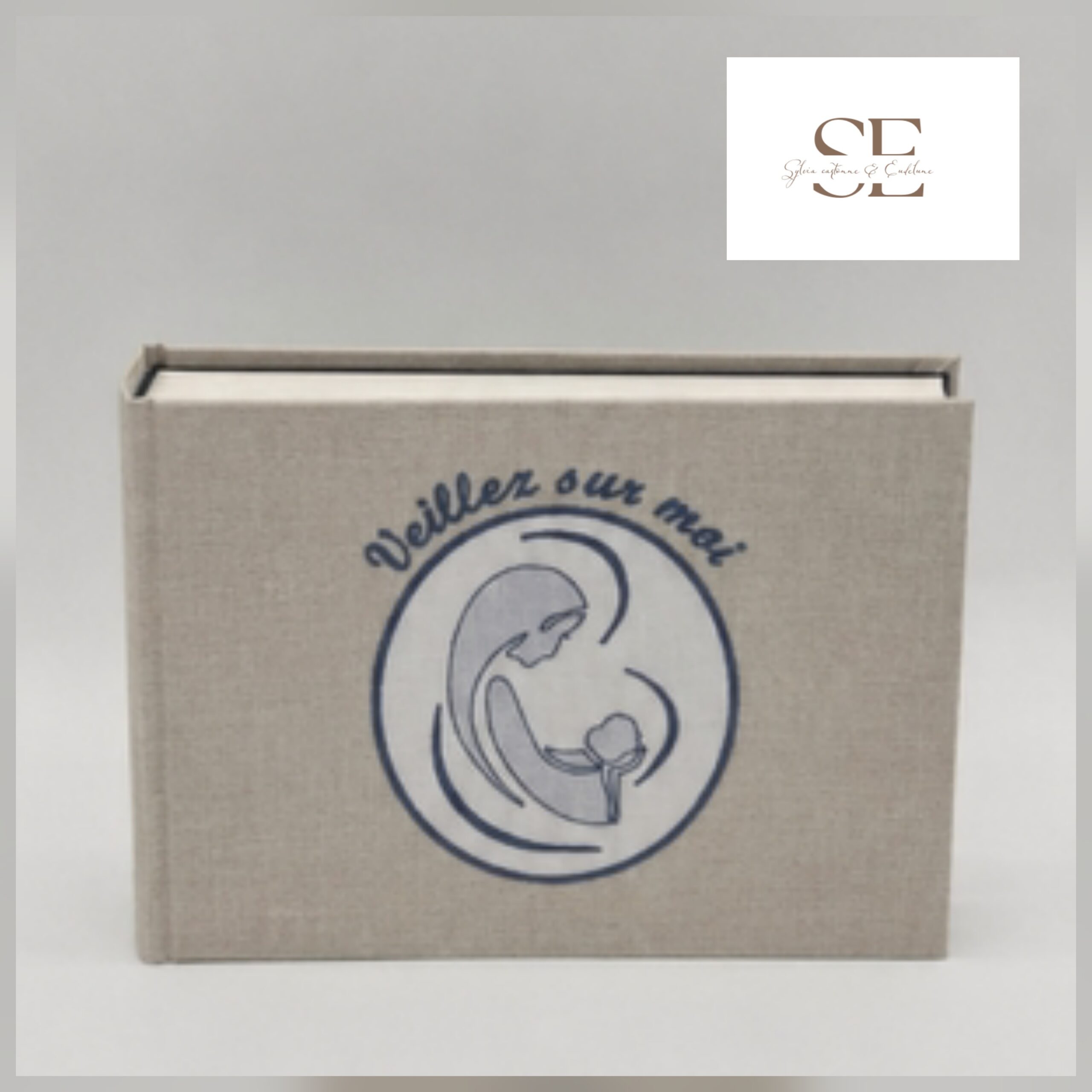 Mini album brodé Vierge Bleu