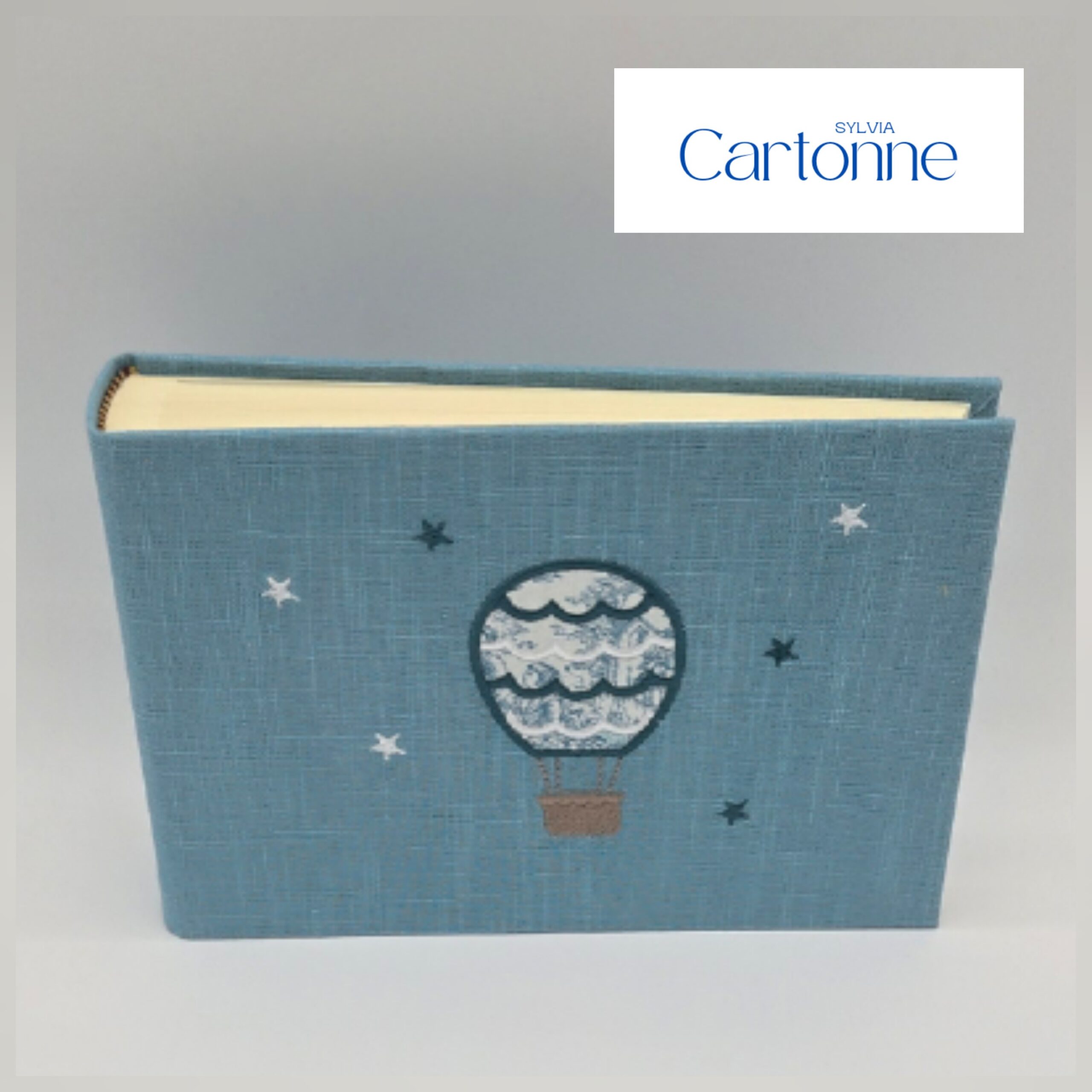 Mini album brodé Montgolfière