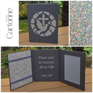 Oratoire triptyque Vitrail Colombe Gris